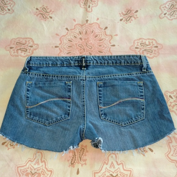 Distressed Hand Painted Shorts Faithful Love Bird - Picture 4 of 5